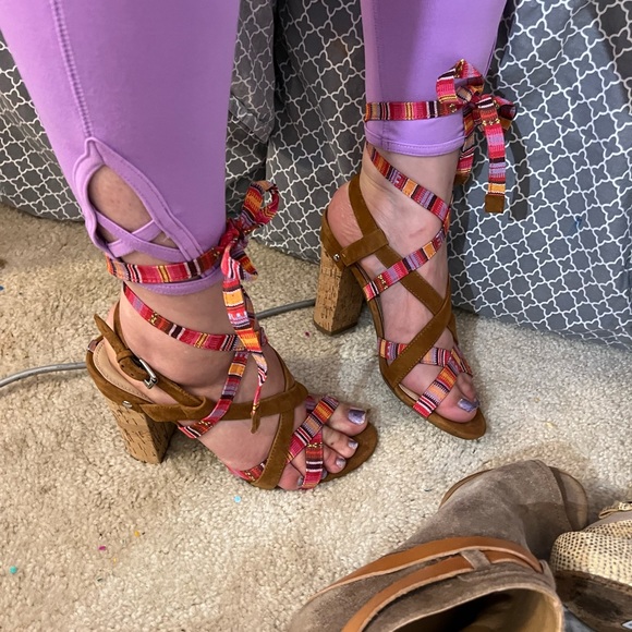 THE CUTEST GUESS CHUNKY HEELS TIE UP LACE BALLERINA SUMMER RIBBON TAN CORK 9 EUC - Picture 11 of 16